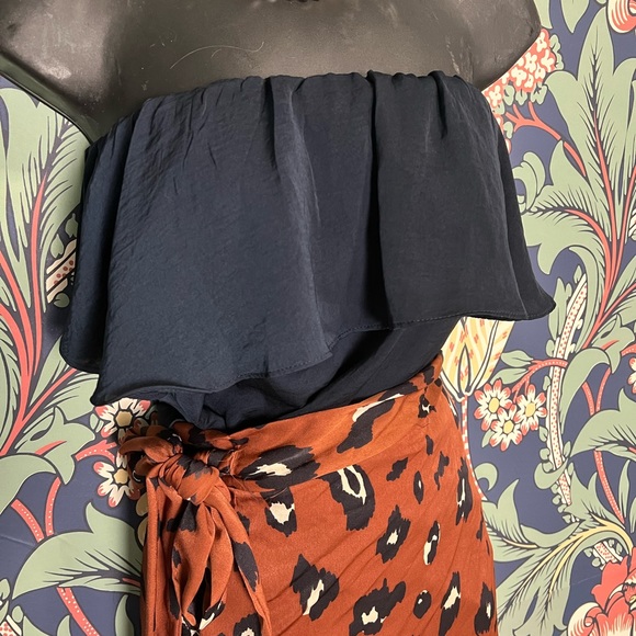 Strapless ruffled top - Picture 3 of 4